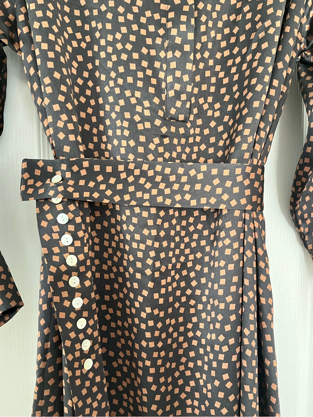 Asceno silk dress with Button-Detail Belt and side pockets Size L